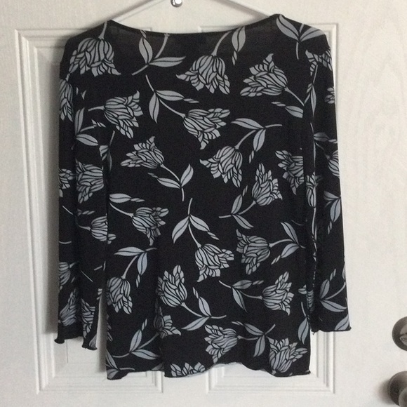 Cute Stretchy Top - Picture 3 of 4